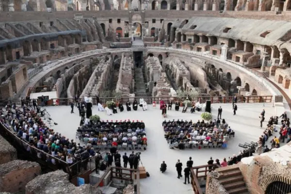 Rugăciune pentru PACE în Ucraina și în lume - Eveniment impresionant la Colosseum, cu lideri religioși și Papa Francisc - VIDEO