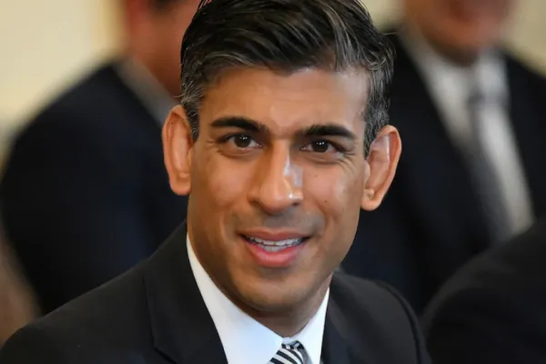 CRIZĂ politică la Londra - Rishi Sunak, favorit pentru a o înlocui pe Liz Truss ca prim-ministru al Marii Britanii
