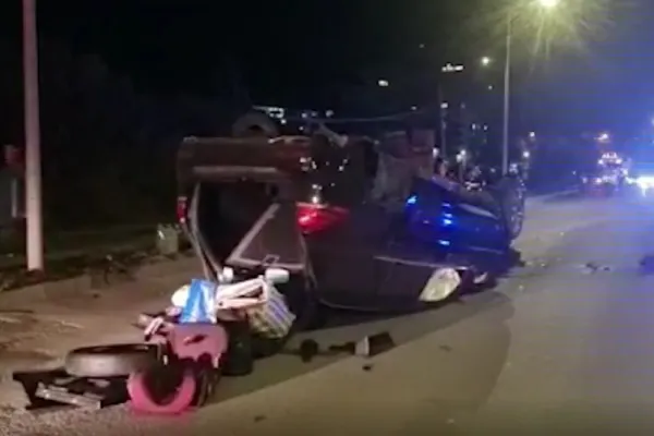Accident grav la Mamaia. O mașină în care se aflau 2 ucraineni BEȚI s-a răsturnat. Unul din ei era doar în lenjerie intimă - VIDEO