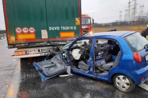 Trafic paralizat pe Autostrada București - Pitești. Accident grav între un TIR și un autoturism