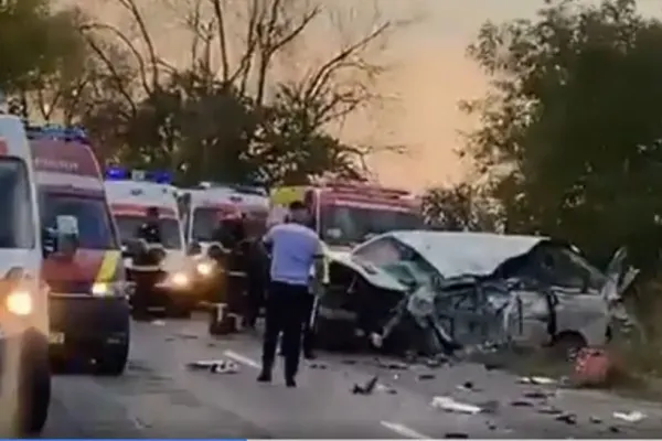 Accident cumplit într-o localitate din județul Dâmbovița. 2 oameni au murit, 7 sunt răniți (VIDEO)