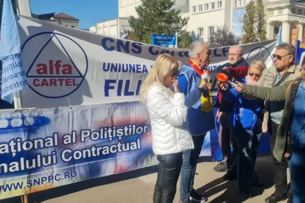 Nicușor Dan, vizitat de protestatari. Sindicaliștii de la Cartel Alfa pichetează Palatul Cotroceni
