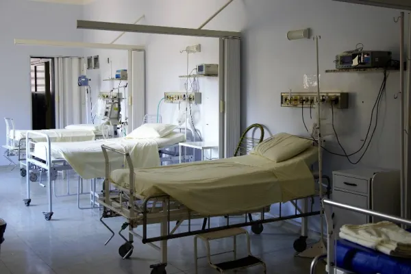 Focar de infecții la un spital din Mureș | Secția ATI a fost închisă, internările suspendate. Corpul de Control a fost trimis de urgență