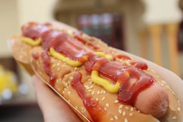 Un hot-dog reduce durata de viață a unui om cu 36 de minute. Ce alimente te ajută să trăiești mai mult - STUDIU