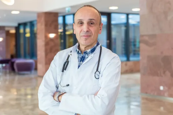Enayati Medical City: sistemul de sănătate care prelungește viața pacienților scăzând presiunea asupra familiilor