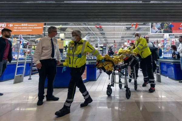 Alertă în Italia! Atac armat într-un supermarket - Cel puțin 1 mort și mai mulți răniți - Pablo Mari, fundașul lui Arsenal, printre victime