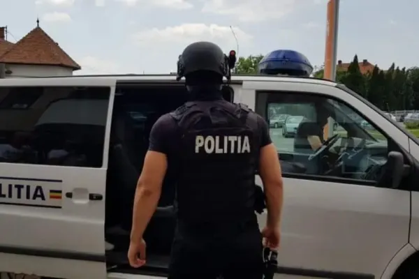 Val de percheziții la Vaslui. Mascații au dat atacul la polițiștii și agenții de frontieră corupți