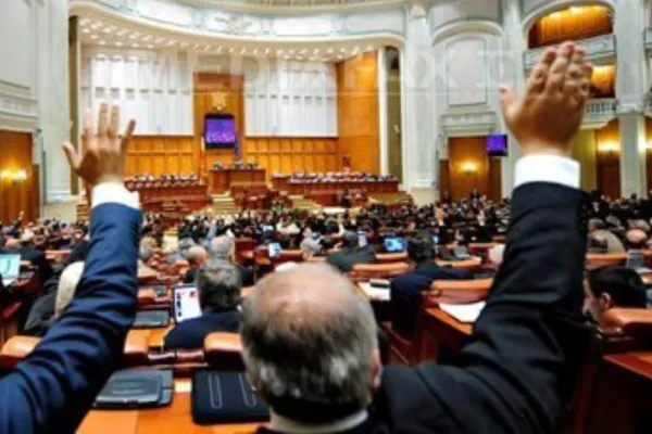 Reforma PENSIILOR SPECIALE, aprobată în Parlament | Militarii protestează și cer scoaterea pensiilor din PNRR