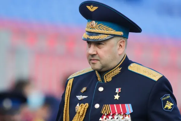 "Măcelarul sirian", autorul bombardamentelor din Ucraina. Cine este, de fapt, generalul Serghei Surovikin, cunoscut pentru brutalitatea sa