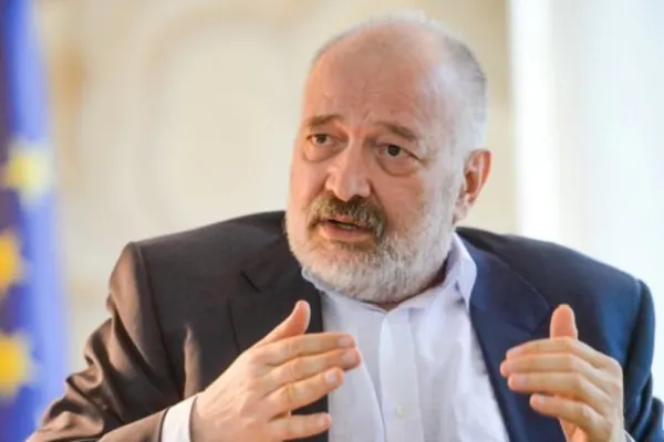 Stelian Tănase: „Politicienii dorm. Se dau cu puțină apă pe față când vin alegerile. Dacă nu măresc pensiile, nu vor fi votați”