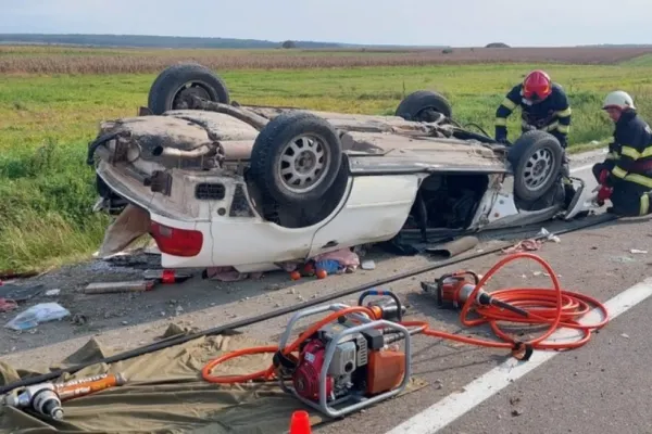 Accident grav în Bihor. Două persoane au murit şi alte două au fost rănite în urma unui impact devastator - VIDEO