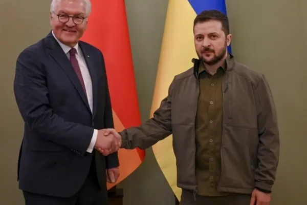 Rușii au bombardat Ucraina chiar în timpul vizitei președintelui german