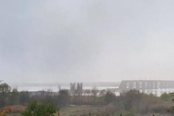 Podul Antonovskyi de peste Nipru s-a prăbușit! Cauzele, pentru moment necunoscute: subiectul, tratat diferit de media de la Kiev și cea de la Kremlin - VIDEO