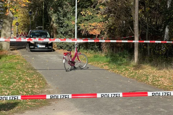 Copilă de 13 ani, găsită inconștientă și legată la mâini, într-o pădure din Germania! Fata a fost răpită în timp ce mergea la școală