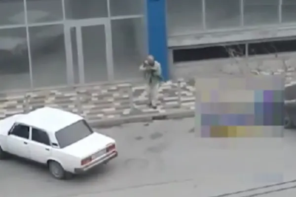 Masacru în Rusia. Supărat pe fosta soție, un bărbat a tras la întâmplare în trecători. Cel puțin 3 morți - VIDEO