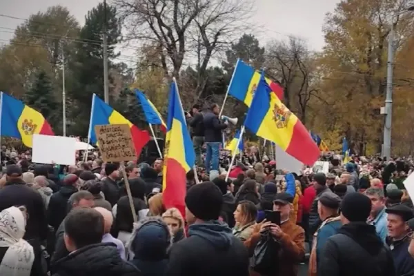 Cum încearcă Rusia să schimbe puterea în Republica Moldova. A opta duminică de proteste cu mii de oameni pe străzi - FOTO