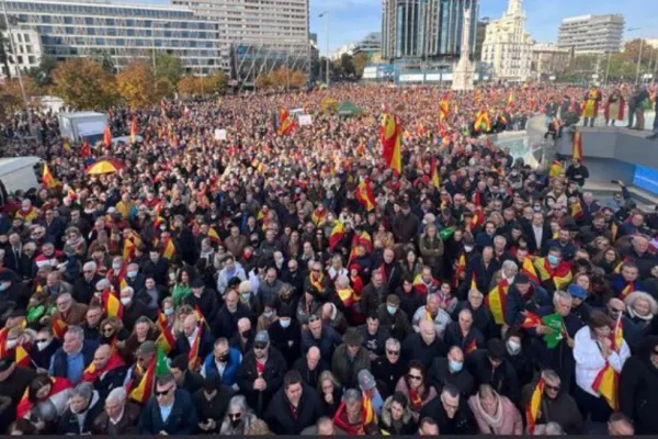 Protestele masive continuă în Spania. 25.000 de oameni cer demisia Guvernului - VIDEO