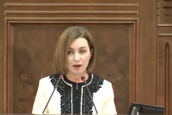 Maia Sandu avertizează: Rusia duce un război hibrid şi vrea să instaleze la Chişinău o guvernare prorusă obedientă