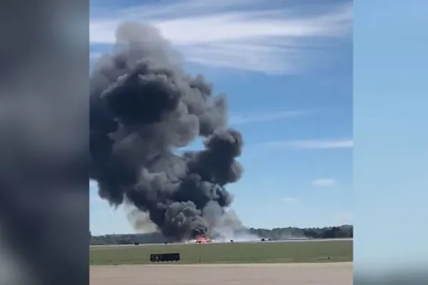 Accident aviatic grav - Două aeronave s-au ciocnit în zbor - Nu se știe clar câte persoane se aflau la bord