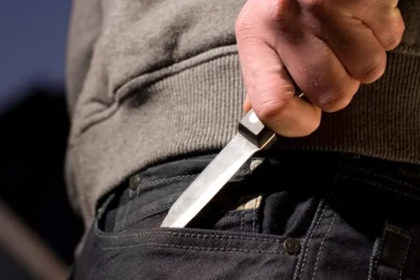 Bărbat ucis în fața fiicei de doar 3 ani, la o terasă din Canada! Motivul pentru care și-a ieșit din minți agresorul
