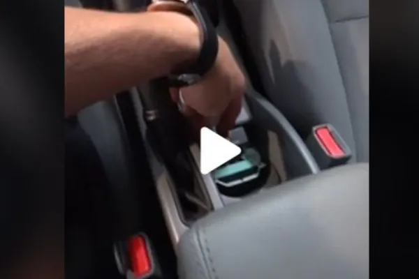 VIDEO – Dotarea ilegală a mașinii unui internaut – Polițiștii nu s-ar fi gândit niciodată să îl controleze