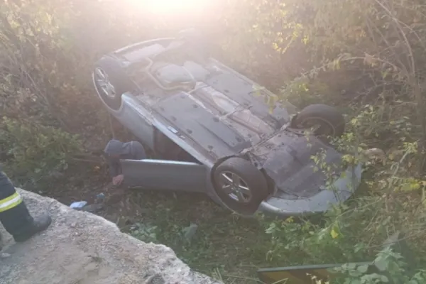 Accident grav în Dâmboviţa. Trei persoane, între care un copil, au fost rănite