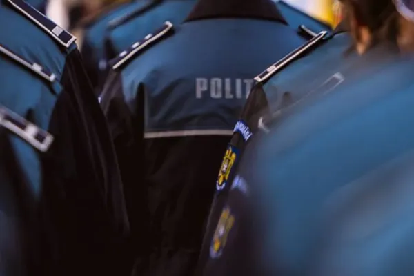 Zeci de mii de polițiști, jandarmi, pompieri, pe străzi în minivacanța de 1 Decembrie - Recomandări importante pentru români