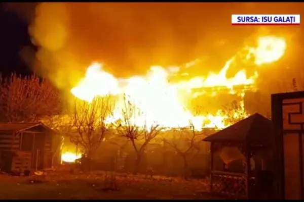 Incendiu devastator la un restaurant din județul Galați - Flăcările au cuprins și locuința patronului