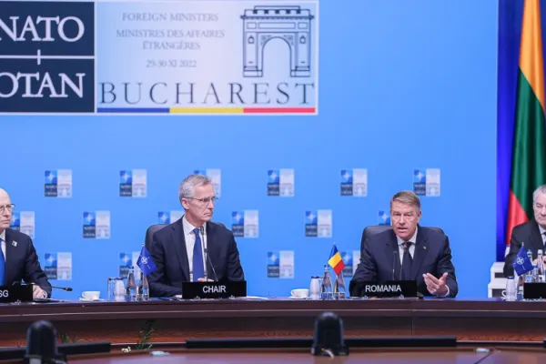 De ce se pune Ungaria de-a curmezișul în relația NATO-Ucraina
