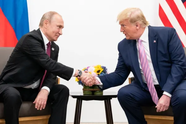 Donald Trump spune că l-a amenințat pe Vladimir Putin că va lovi Moscova din cauza Ucrainei