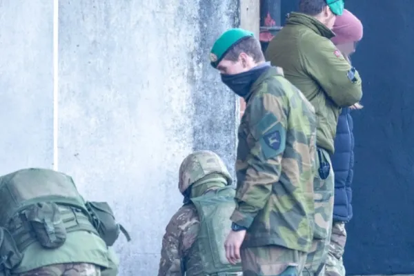 Putin a semnat DECRETUL! Cetățenii ruși cu dublă cetățenie, gata să fie înrolați în armată