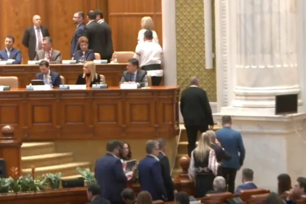 Scandal, în Parlament, la ședința solemnă de Ziua Națională. Deputat UDMR, declarație-șoc: „Ardealul e și al ungurilor”