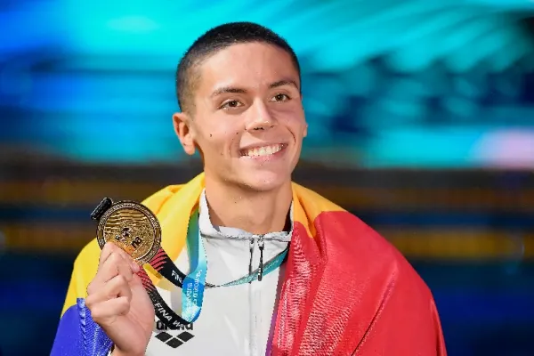 David Popovici a câștigat o nouă medalie de aur în proba de 200 m liber