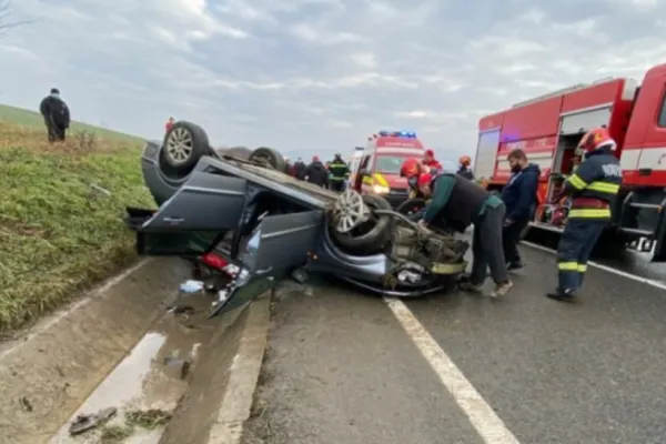 Accident rutier violent în județul Iași. 3 copii si 2 adulți, duși la spital - FOTO