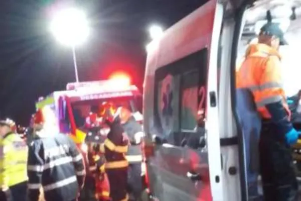 Un adolescent a MURIT şi doi au fost răniţi într-un accident rutier produs de un MINOR