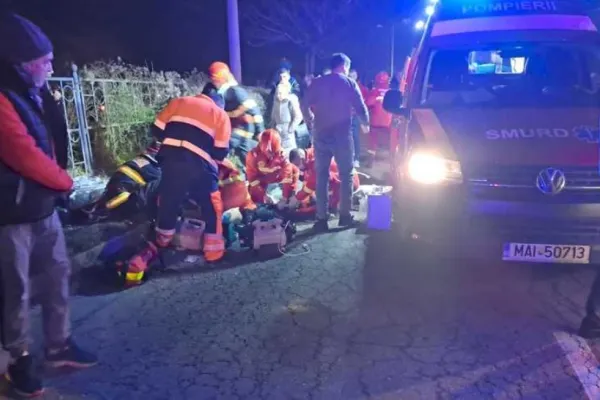 A murit unul dintre cei șase copii spulberați pe o trecere de pietoni din Petroșani - Șoferul era beat și nu avea permis de conducere