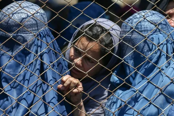 Femeile din Afganistan, supuse unor persecuții uriașe - Regimul taliban le interzice total educația: Accesul în universități, imposibil