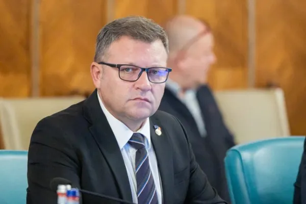 Noi proteste ale angajaților din sănătate la Ministerul Muncii. Marius Budăi: Am fost şi voi fi mereu deschis la discuţii cu sindicatele