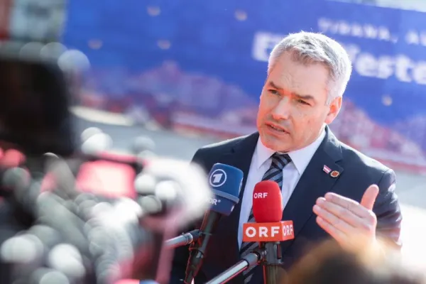 Austria sfidează din nou Uniunea Europeană. O nouă decizie controversată a cancelarului Nehammer