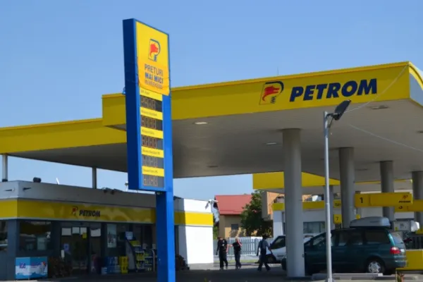 Mobilizare masivă: Românii semnează petiția inițiată în premieră națională de Realitatea PLUS ”Vrem Petrom înapoi!”