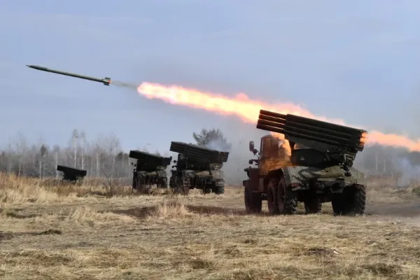 Război în Ucraina - Ziua 300 - Zelenski, vizită fulger în cel mai fierbinte punct de pe linia frontului. Două țări europene, gata să facă un pact cu Putin: anunțul Moscovei - LIVE TEXT