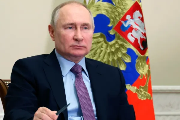 Propaganda cinică a lui PUTIN: Folosește copiii ca să justifice războiul - Cum cere castraveți de Anul Nou unei fetițe de 8 ani din Ucraina - VIDEO
