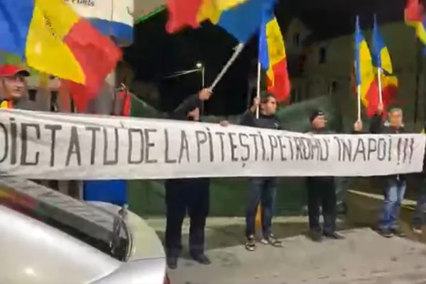 Protestele continuă în benzinăriile austriece din România - Pompe blocate, zeci de oameni revoltați, boicot masiv
