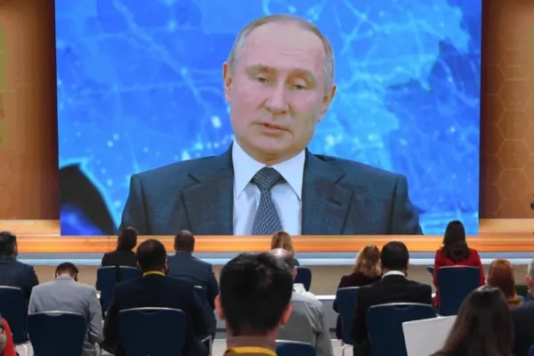 Cum încearcă Putin să-i atragă pe ucraineni de partea sa. Locuitorilor din Donbass li se va permite trei ani să nu-și plătească datoriile