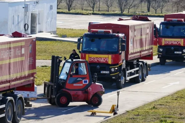 30 de camioane cu ajutoare din SUA ajung în Ucraina prin România - Primul transport prin HUB-ul umanitar Suceava - FOTO