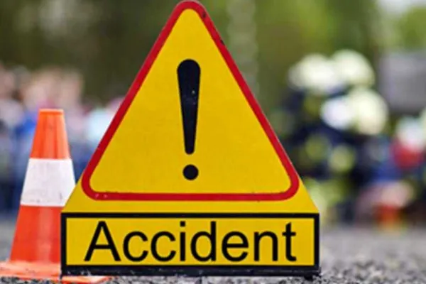 Trafic blocat pe DN1, în Sibiu, din cauza unui accident rutier. Pericol pe șosea din cauza scurgerilor de motorină
