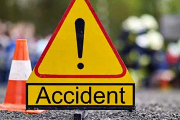 Accident între un microbuz şcolar cu 12 elevi și o autoutilitară, în Bistriţa-Năsăud