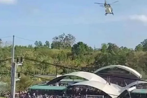 Cel mai ciudat accident de elicopter. Pilotul a rănit, din aer, copii și adulți