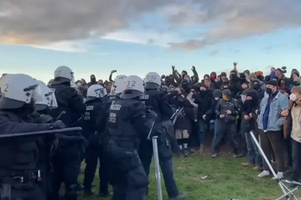 Proteste masive în Germania. Lupte în stradă între activiştii de mediu și forțele de ordine - VIDEO