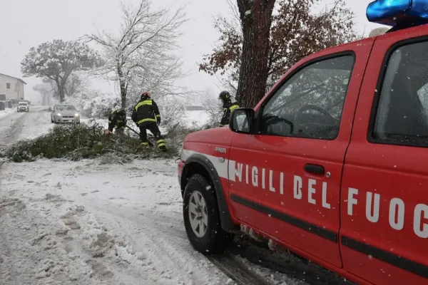 Vremea face prăpăd în Italia. Școlile au fost închise din cauza zăpezilor, este COD PORTOCALIU